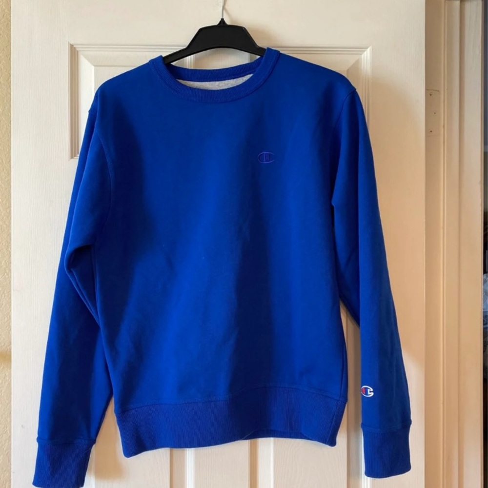Men’s small champion sweatshirt